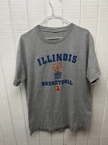 Illinois Basketball Men’s Medium T-Shirt Sportswear Fighting Illini Gray Tee