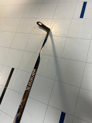Senior Bauer Vapor Flylite Left Hand Hockey Stick P92 77 Flex (New)