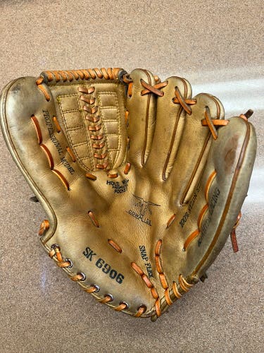 Sport King Vintage RH Baseball Glove (Used)