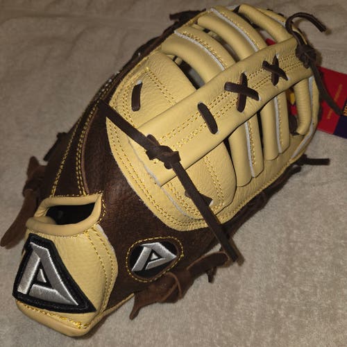 Akadema RH First Base AHC94 Baseball Glove 11.5" (New) Bring your A game!