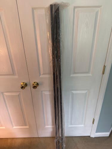 Senior Pro Blackout Right Handed Hockey Stick P88M 75 Flex (New)