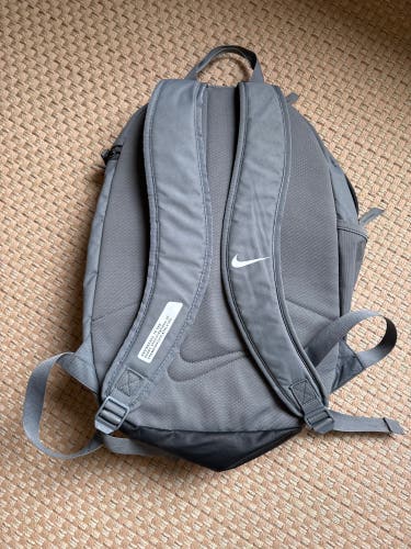 Gray Adult Unisex Villanova Lacrosse Nike Backpack (Used)