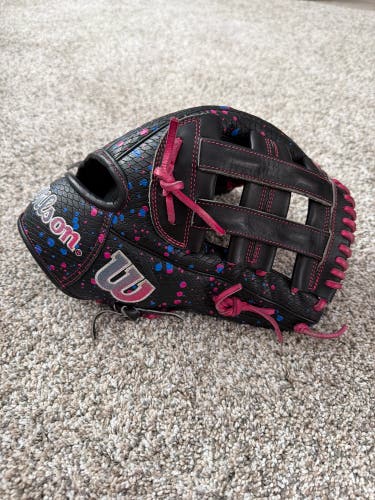 Wilson A2000 RH Infield Baseball Glove 12" (Used)