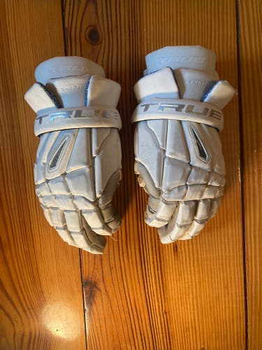 True Frequency 2.0 Lacrosse Gloves (Used)