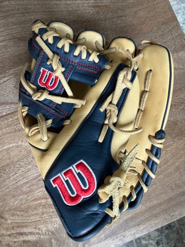 Wilson A1000 RH Infield Baseball Glove 11" (Used)