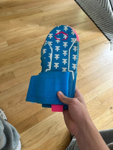 Blue Junior EvoShield Sliding Mitt (Used)