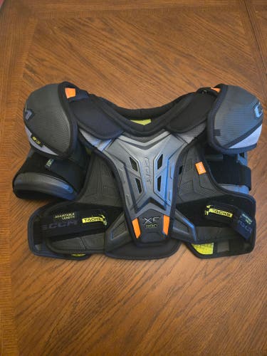 Large Junior CCM Tacks XF Pro Shoulder Pads (Used)