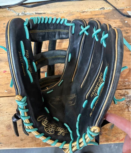 Rawlings R9 RH Baseball Glove 12.75" (Used)