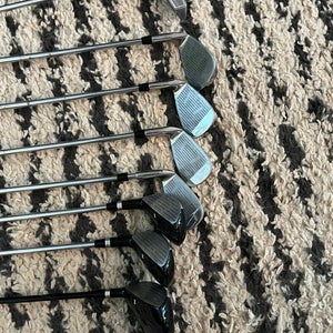 Junior Maxfli Varsity Right Handed Clubs 8 Pieces (Used) Missing driver