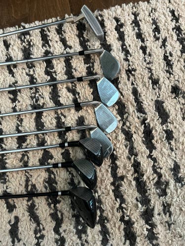 Junior Maxfli Varsity Right Handed Clubs 8 Pieces (Used) Missing driver