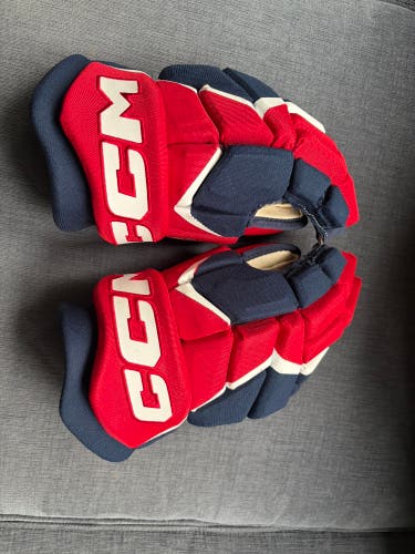 CCM JetSpeed FT680 Gloves 14" (Used)