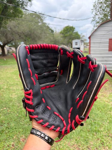 Rawlings Heart of the Hide RH Pitcher's Baseball Glove 11.5" (Used)