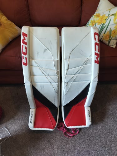 35" 2025 CCM EFlex 6.9 Goalie Leg Pads (Used)