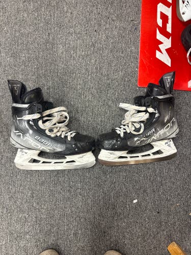 2021 Bauer Vapor Hyperlite Hockey Skates Regular Width Pro Stock 9 (Used)