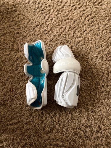 Small / Medium Youth Maverik shift Arm Pads (Used)