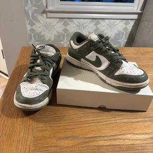 Green Unisex 6.5Y (Big Kids / Youth) Youth Nike Dunk Low Shoes (Used)