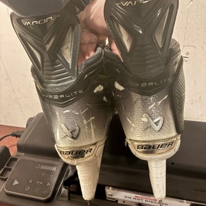 2023 Bauer Vapor Hyperlite 2 Hockey Skates Pro Stock 9.5D Geekie