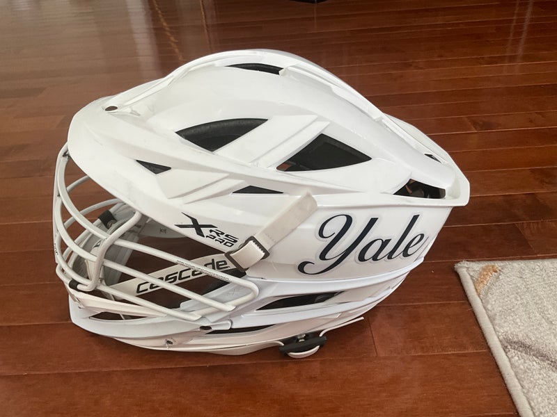 Team issued NCAA Yale Cascade XRS Pro Helmet (Used)SEND OFFERS!! WILLING TO NEGOTIATE!!