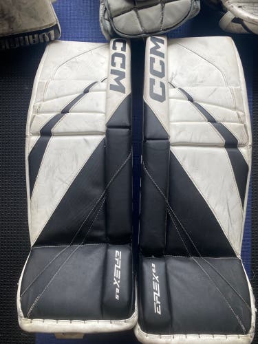 28" CCM EFlex 6.5 Goalie Leg Pads (Used)