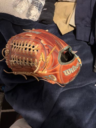 2023 Wilson A2000 LH Pitcher's Baseball Glove 11.75" (Used)