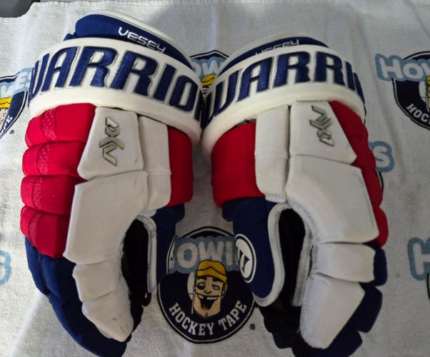 Warrior AX1 Pro Gloves 14" Pro Stock (Used)