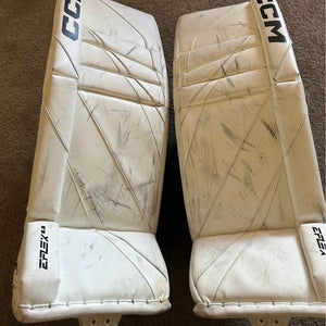 30" CCM EFlex 6.9 Goalie Leg Pads (Used)