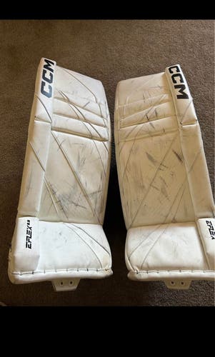 30" CCM EFlex 6.9 Goalie Leg Pads (Used)