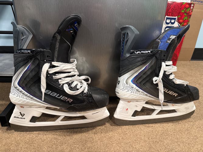 Bauer Hockey Skates 8 (Used)