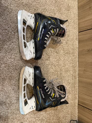 Bauer Supreme M5 Pro Hockey Skates Regular Width Size 3 (Used)