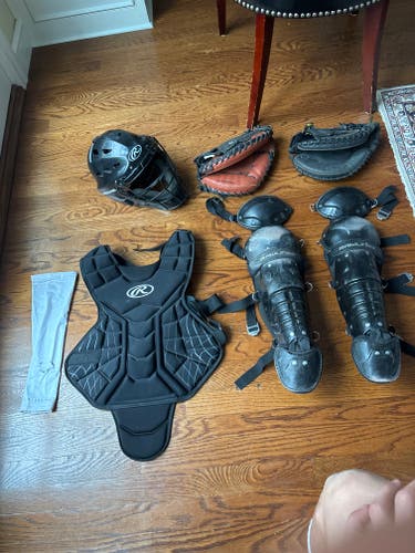 Black Rawlings Mach Catcher's Set (Used)