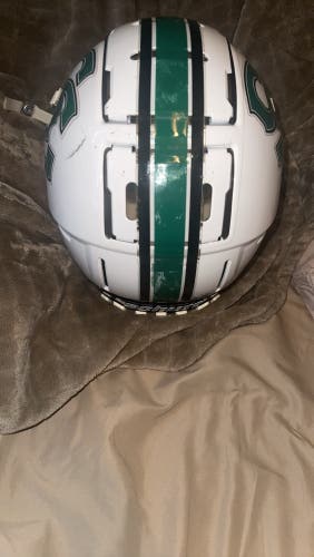 Adult Large Schutt F7 Helmet (Used)