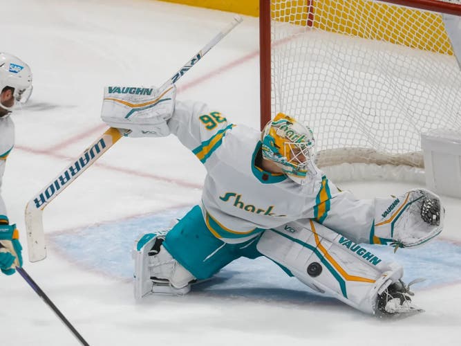 San Jose Sharks Golden Seals Warrior Ritual V2 Pro+ 26" *View Measurements & Read Full Description*