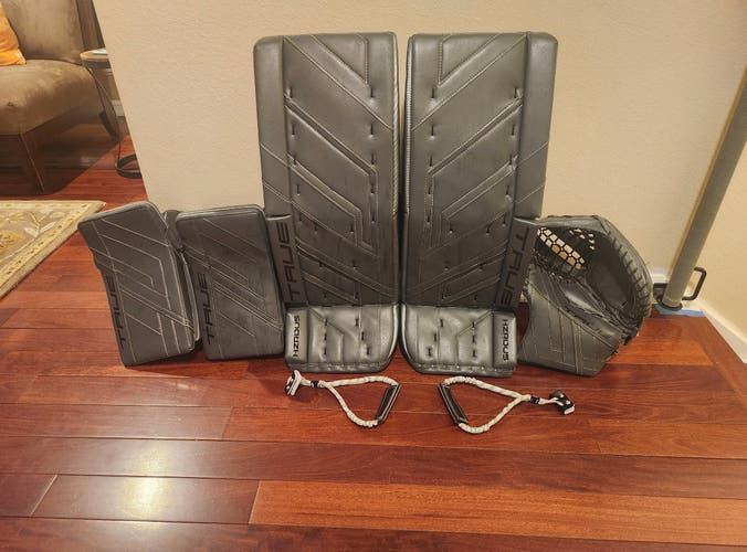 32" True HZRDUS PX4 580 Regular Goalie Full Set (Used) plus extra blocker