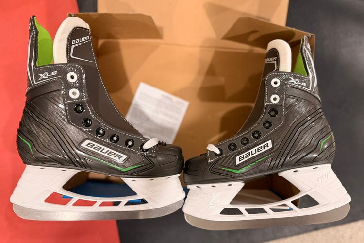 Bauer XLS Hockey Skates Size 1 (New)