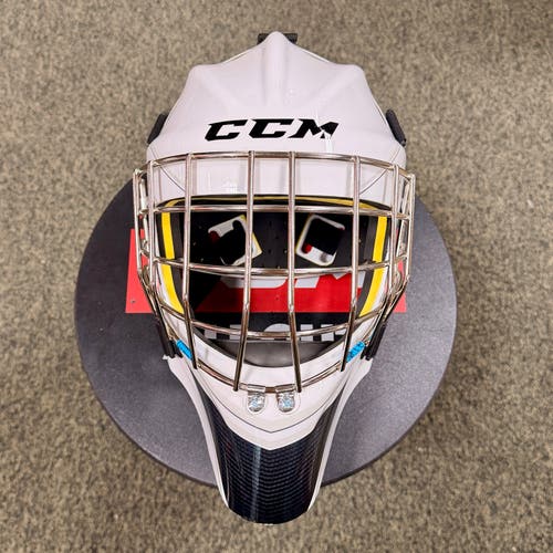 White/Black Senior CCM Axis 1.5 Goalie Mask