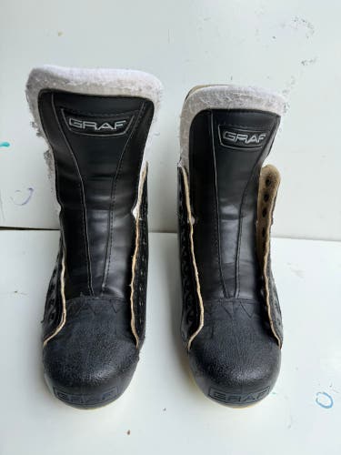 Black Graf Supra 502 Hockey Skates Regular Width 8 (Used)