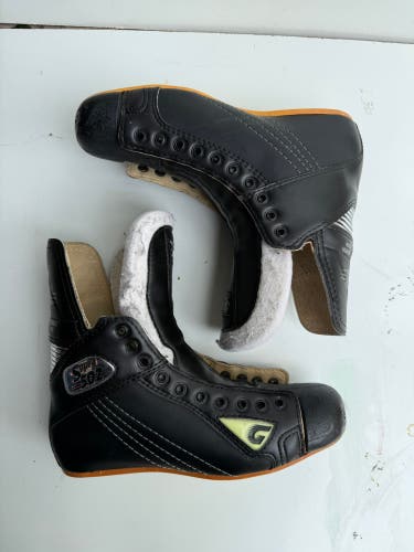 Black Graf Supra 502 Hockey Skates Regular Width 8 (Used)