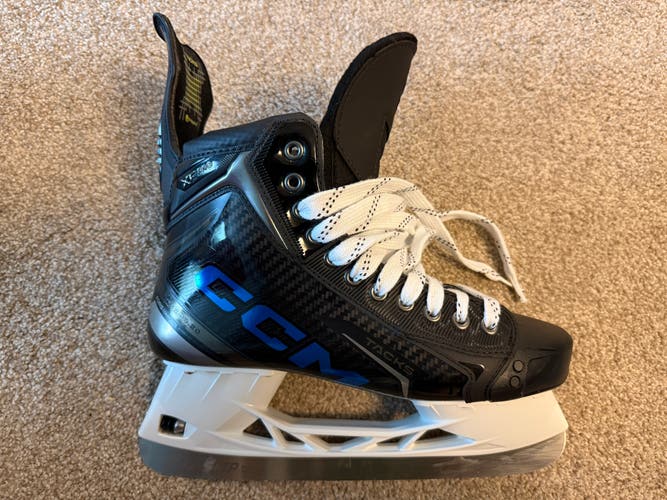 John Tavares (Toronto Maple Leafs) 
Black 2024 CCM Tacks XF Pro Hockey Skates Regular Width Pro Stoc