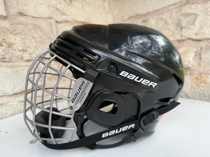 Small Bauer 2100 Helmet (Used)