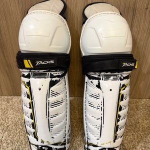 Junior CCM Tacks 9060 11" Shin Pads (Used)