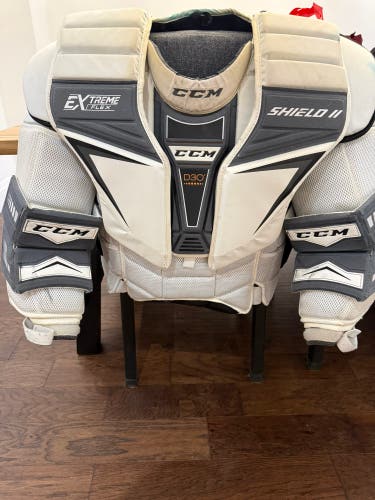 XL 2021 CCM Extreme Flex Shield 2 Goalie Chest Protector (Used)