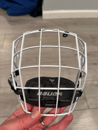 Medium Bauer True Vision Full Cage (Used)