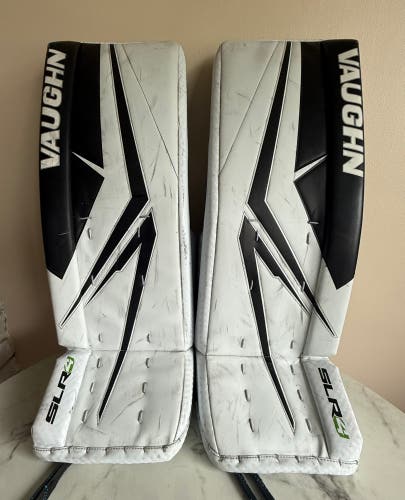 28" 2024 Vaughn SLR4 Goalie Leg Pads (Used)