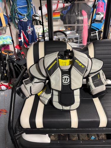 Small / Medium Warrior RX3E+ Goalie Chest Protector (Used)