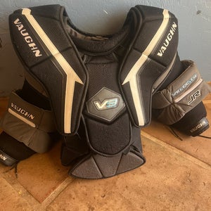 Medium Vaughn Velocity V9 Goalie Chest Protector (Used)M/L