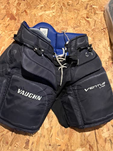 Senior Medium Vaughn Ventus LT88 Hockey Goalie Pants (Used)