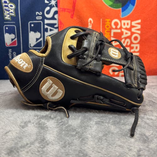 Wilson A2000 1786 RHT Baseball Glove 11.5" (Used)