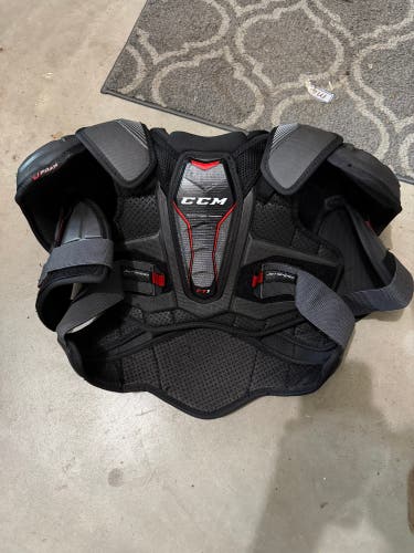 Men's Medium Senior CCM JetSpeed FT1 Shoulder Pads (Used)
