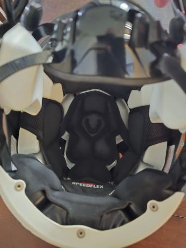 Medium Riddell SpeedFlex Helmet (Used)