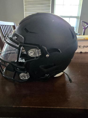 Medium Riddell SpeedFlex Helmet (Used)